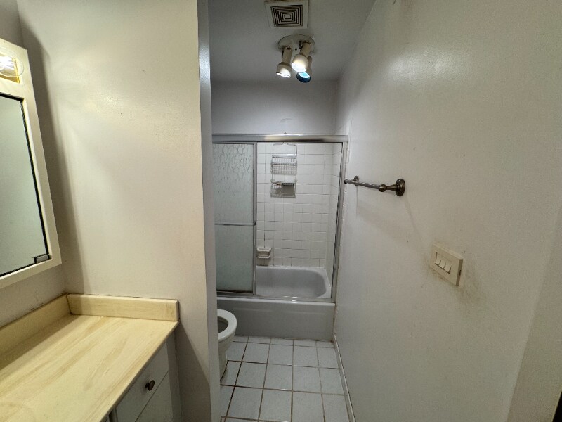 Building Photo - 6139 Knoll Wood Rd