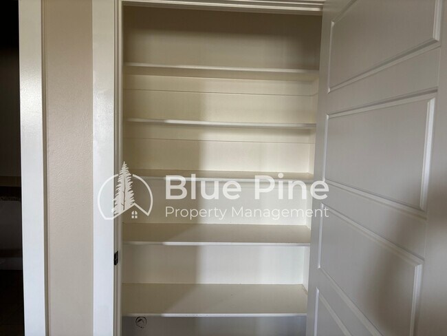 Building Photo - 3312 E Edwards Dr