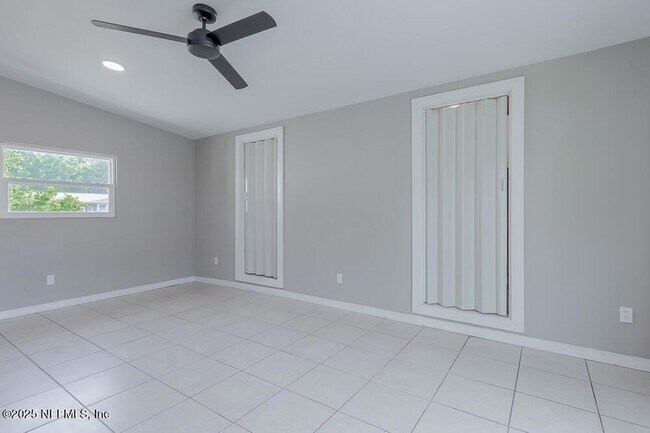 Building Photo - 5640 Coppedge Ave