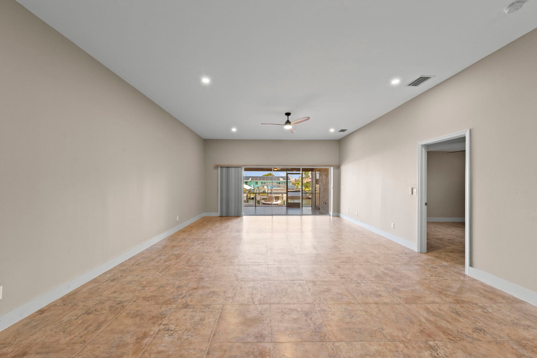 Building Photo - 409 SW 47th Ter