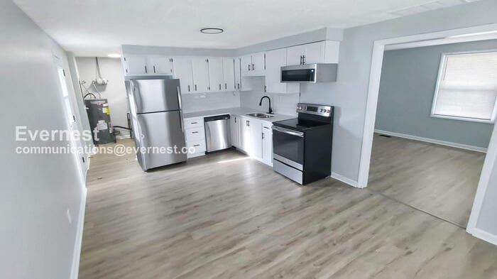 Building Photo - 949 S Harris Ave