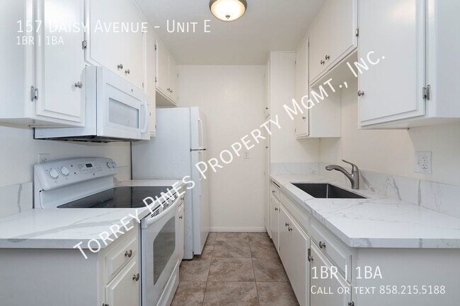 Building Photo - 157 Daisy Ave