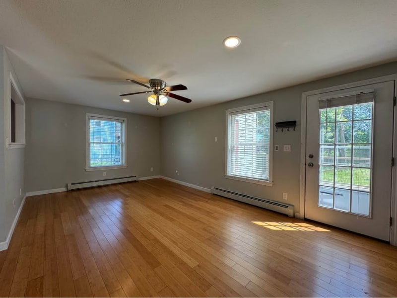 Building Photo - 725 Roosevelt Trail