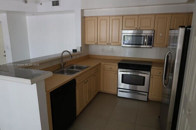 Building Photo - 6801 SW 44th St