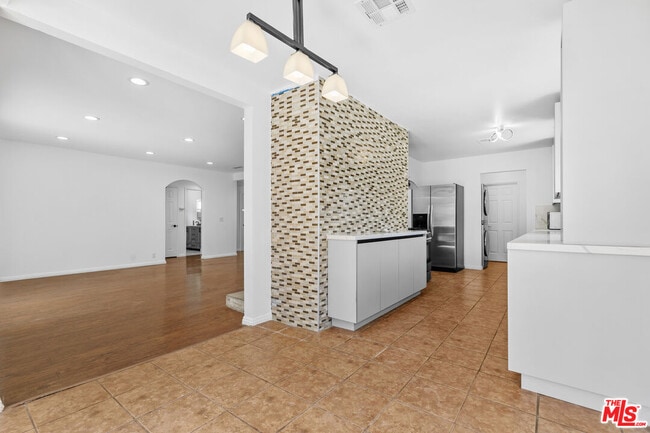 Building Photo - 4949 San Feliciano Dr