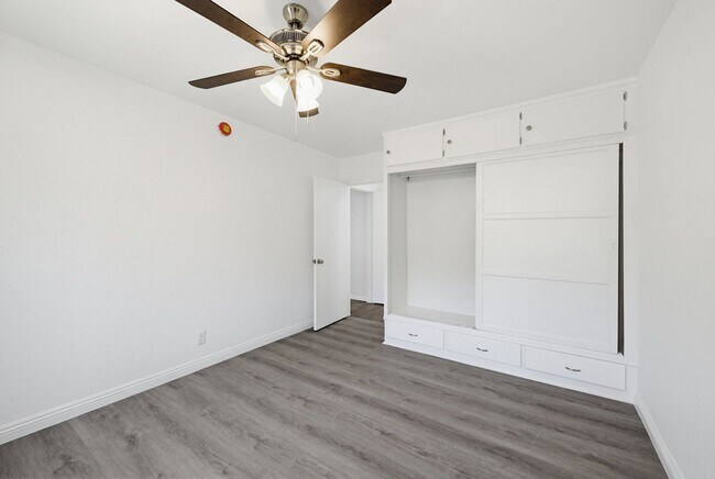 Building Photo - 4264 W Broadway