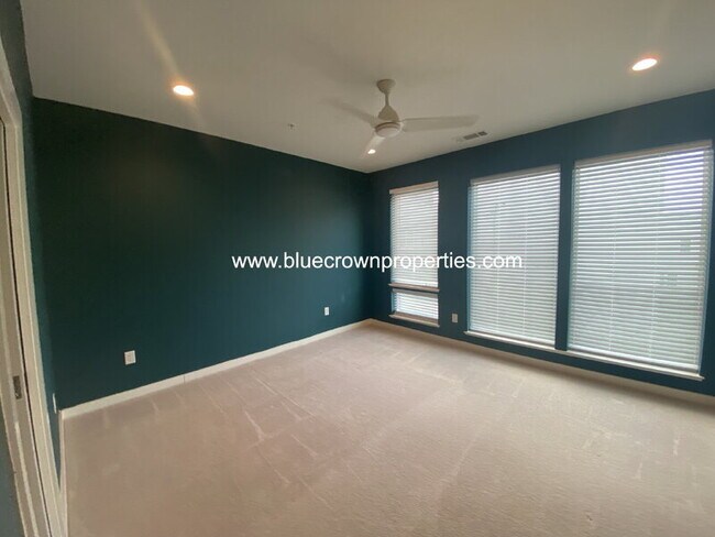 Building Photo - 1245 Gano St