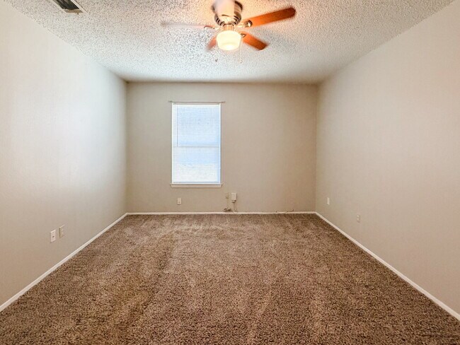 Building Photo - Charming 2 Bed, 1.5 Bath home in Keller