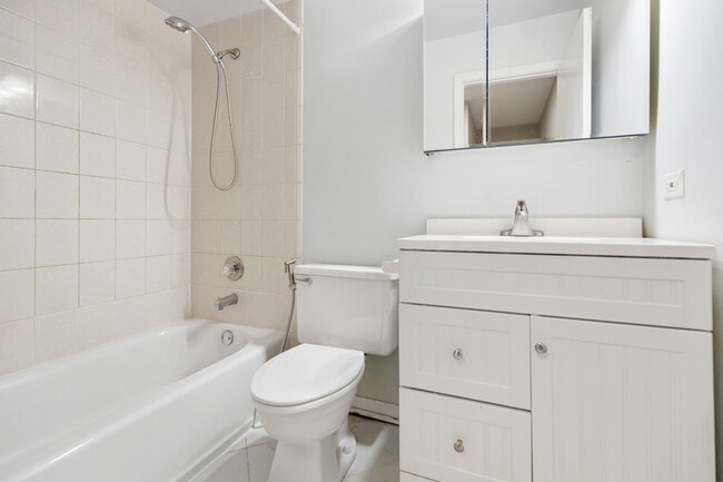 Building Photo - 262 W Inverrary Ln