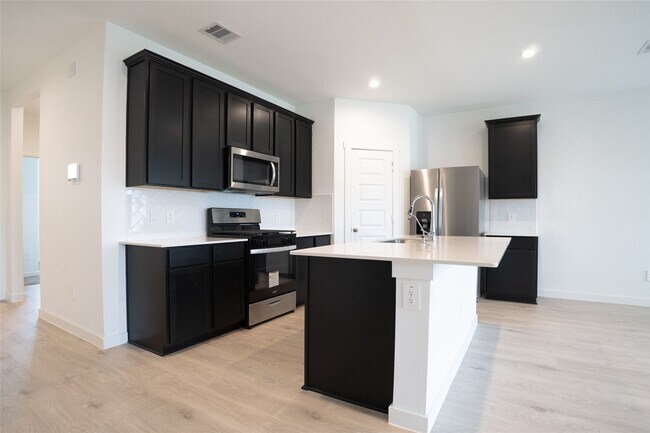 Building Photo - 30030 Foxtail Pne Ct