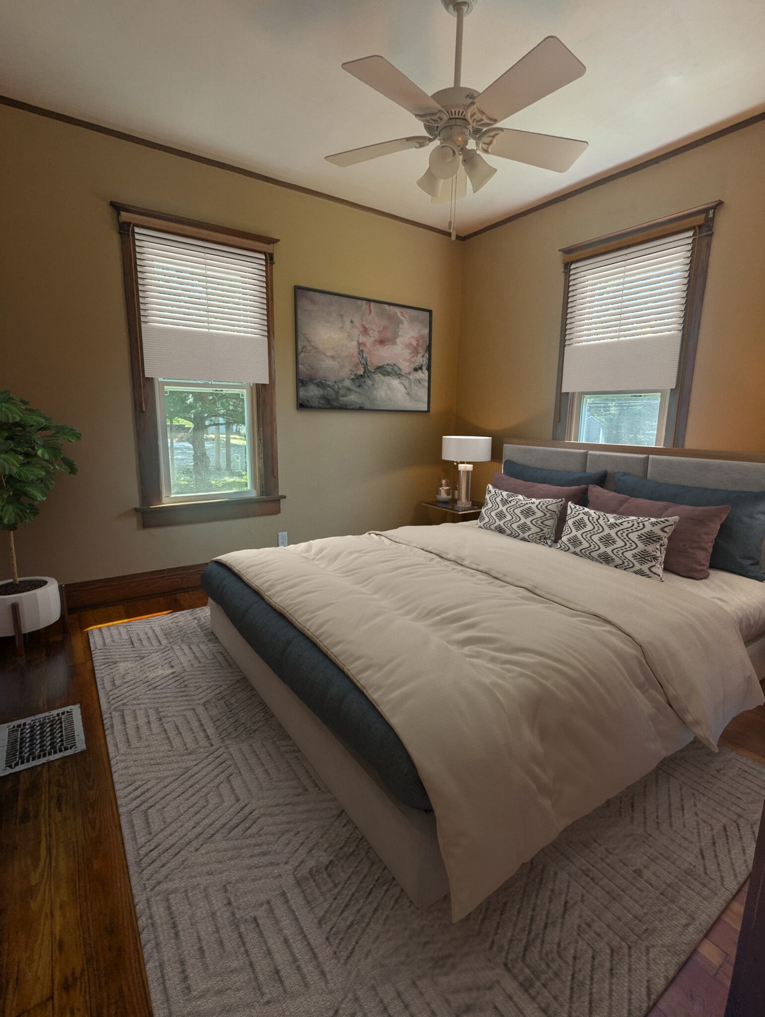 Main floor bedroom #2 - 2912 Felix St
