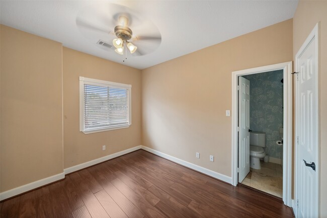 Building Photo - 2438 Ripplewood Dr