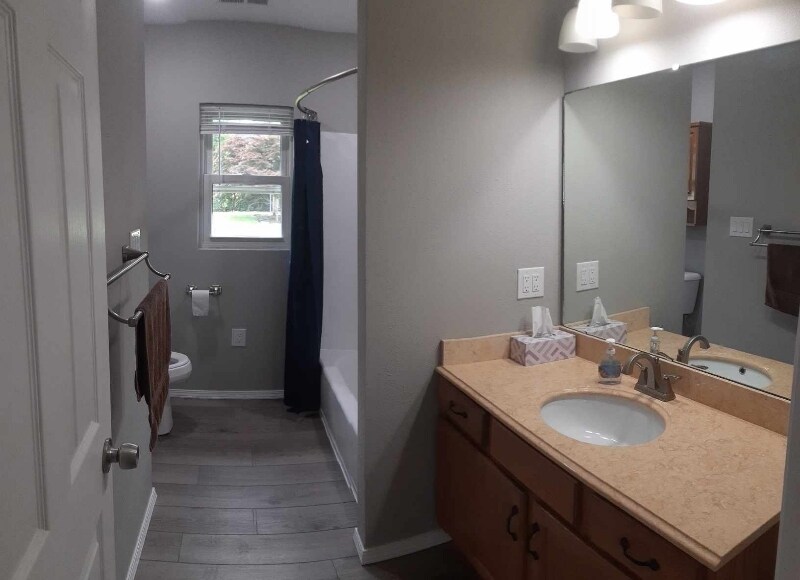 Building Photo - 8 Canty Ln