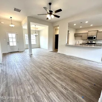 Building Photo - Beautiful Southern Charm Home For Rent