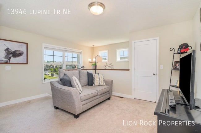 Building Photo - 13946 Lupine Trail NE