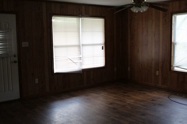 Building Photo - 215 Trewhill Parkway