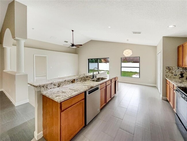 Building Photo - 4655 Doral Park Ave