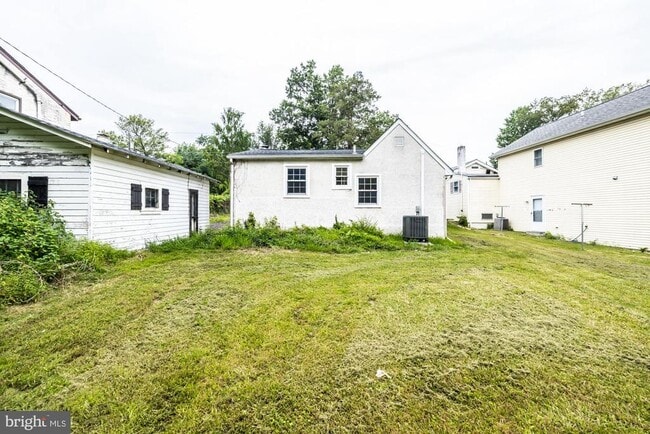 Building Photo - 405 Edgewood Ave