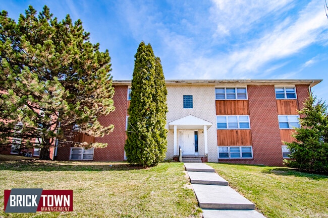 Building Photo - 505 Wilshire Dr