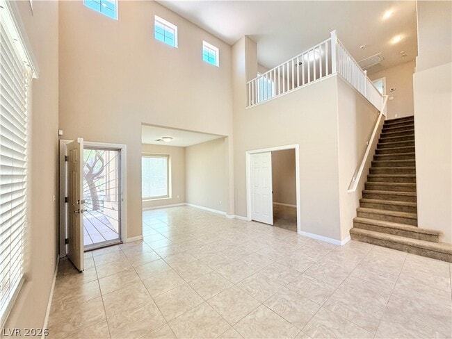 Building Photo - 10360 Blue Ginger Dr