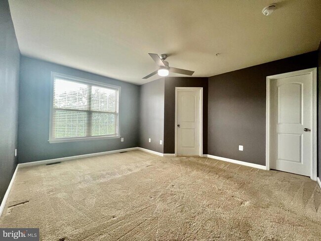 Building Photo - 1155 Carinoso Cir