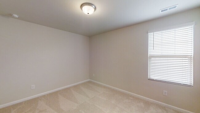 Building Photo - 103 Silver Fir Ln