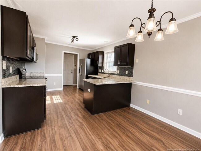 Building Photo - 113 Woodbine Dr