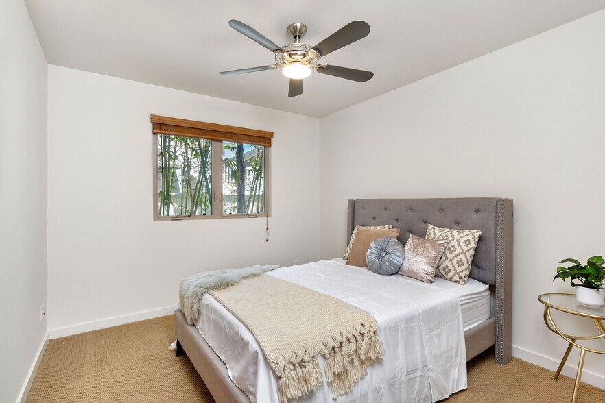 Staged west facing bedroom - 1542 Manhattan Beach Blvd