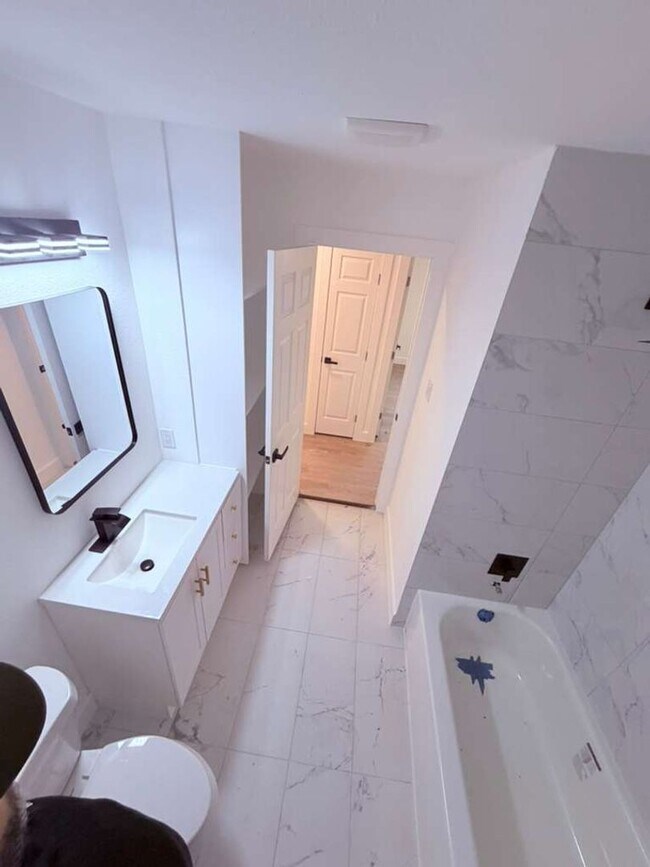 Building Photo - BEAUTIFUL HOME IN HOUSTON. MOVE IN READY!.