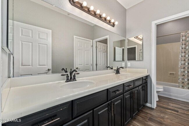 Building Photo - 10271 Jasmine Dr