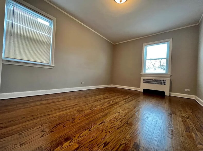 Building Photo - 10 Laurel St