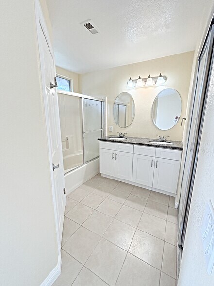 Building Photo - 4065 Ivey Vista Way