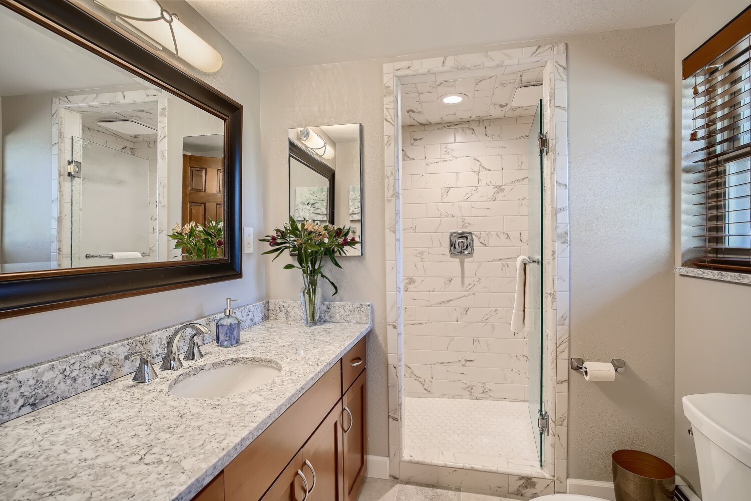 Building Photo - 3061 Oak St