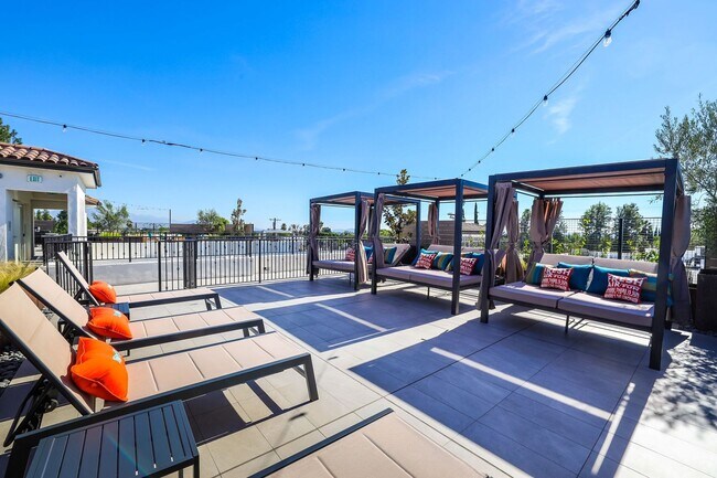 Building Photo - Unit Type: E1 | 1 Bed | 1 Bath