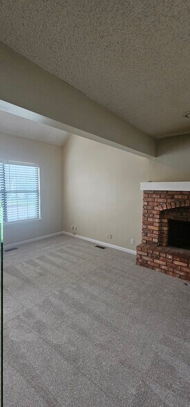 Building Photo - 10832 Haskins St