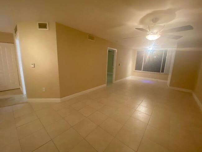 Building Photo - 2861 N Oakland Forest Dr