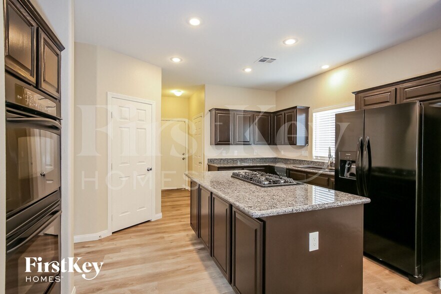 Building Photo - 6068 Puesta Del Sol St