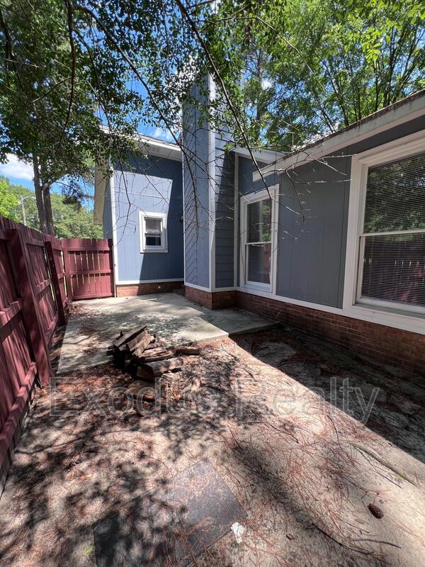 Building Photo - 157 Maranatha Cir