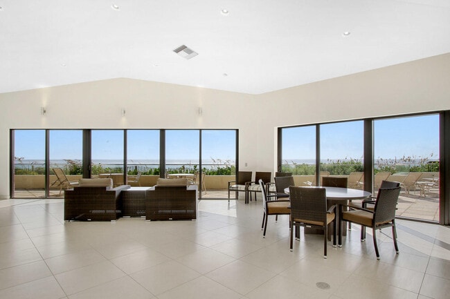 Building Photo - 5540 N Ocean Dr
