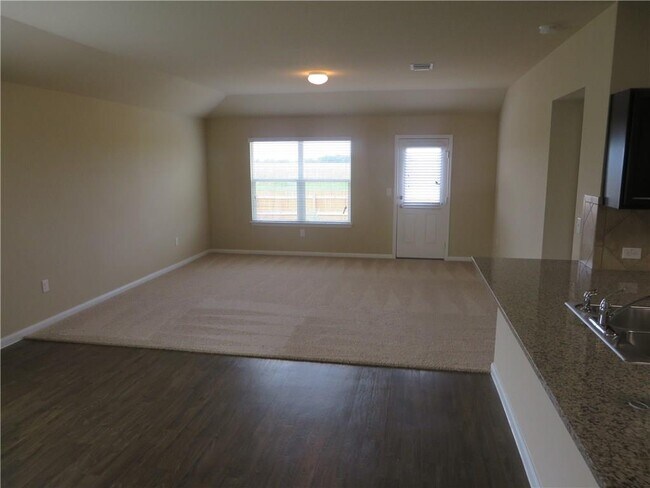 Building Photo - 245 Voss