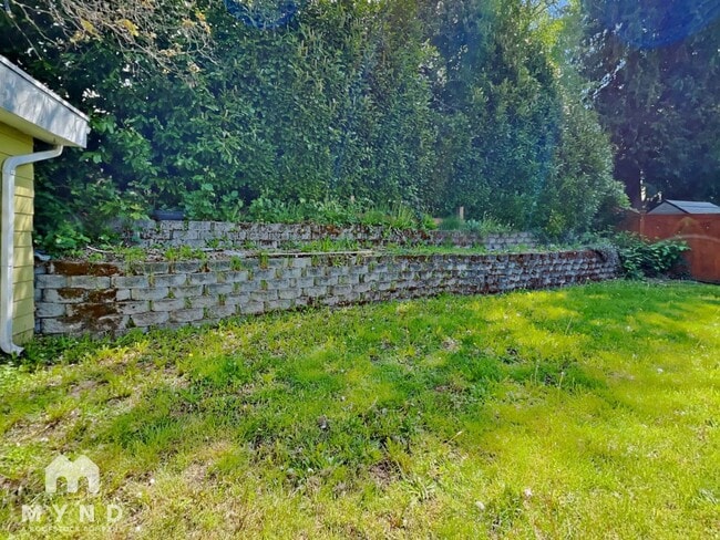 Building Photo - 904 Ferndale Cir NE
