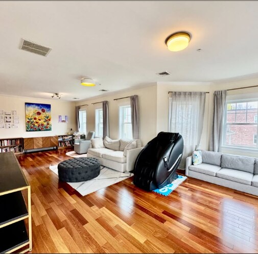 Building Photo - 15 Millmont St