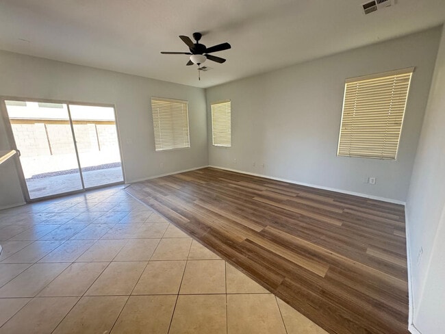 Building Photo - 4610 W Dunbar Dr