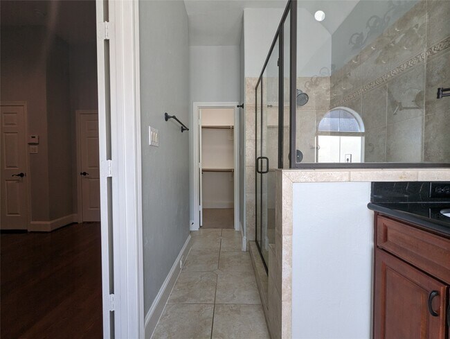 Building Photo - 330 Cage St