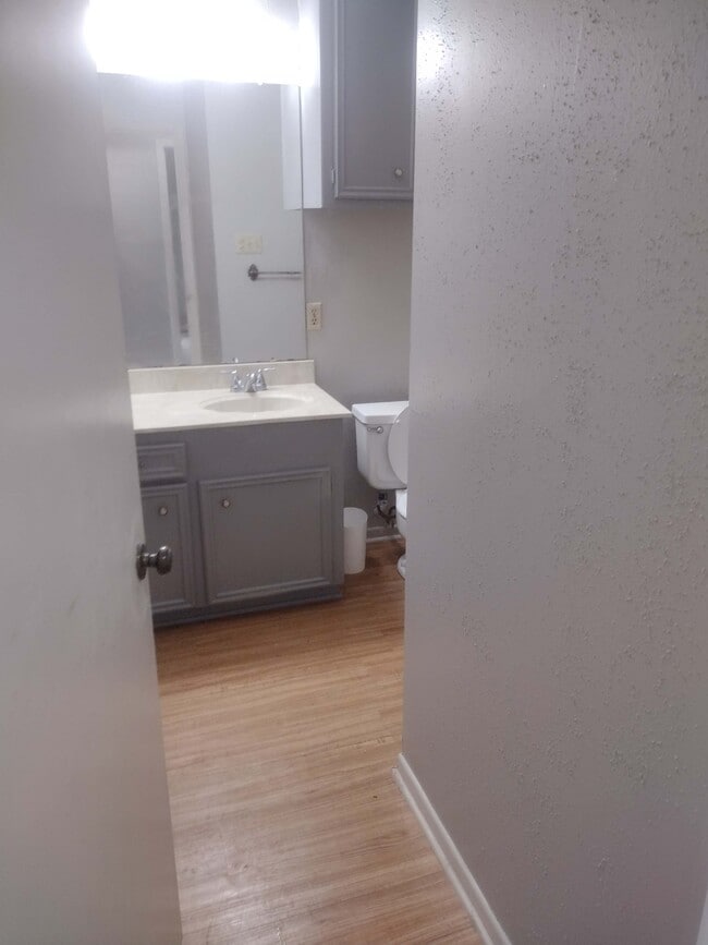 Building Photo - 525 Broad St