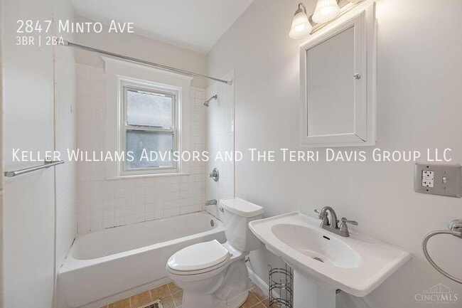 Building Photo - 2847 Minto Ave