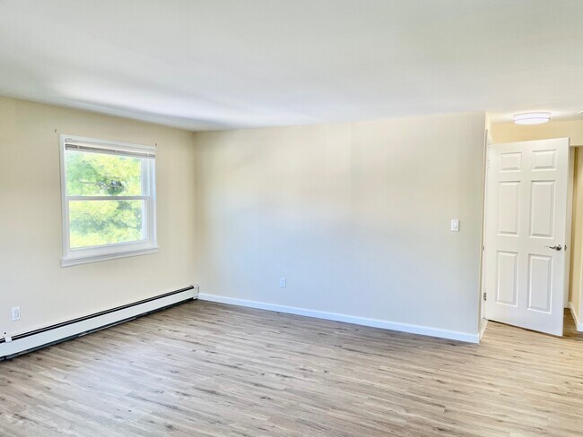 Building Photo - 82 Meyer Ln