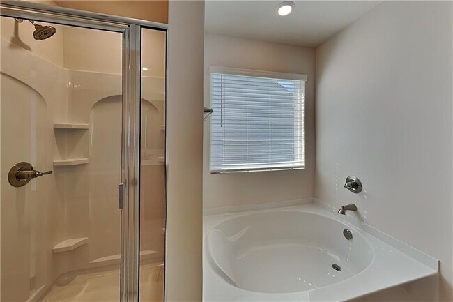 Building Photo - 265 Bloomfield Cir