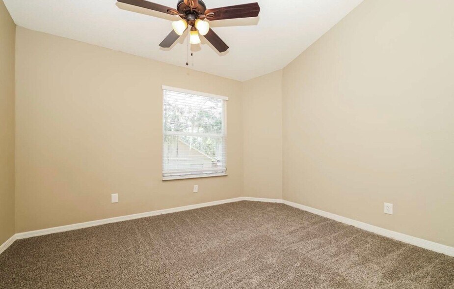 Building Photo - 2405 Needham Dr