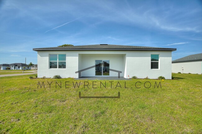 Building Photo - 25307 Alicante Dr